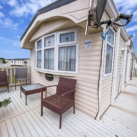 Brilliant Caravan For Hire At Manor Park In Hunstanton Norfolk Ref 23176K Hotel Kültér fotó