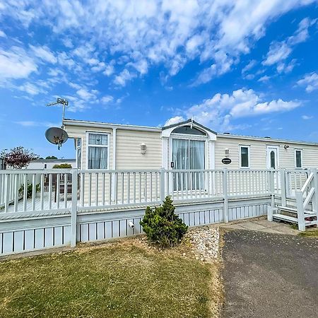 Brilliant Caravan For Hire At Manor Park In Hunstanton Norfolk Ref 23176K Hotel Kültér fotó