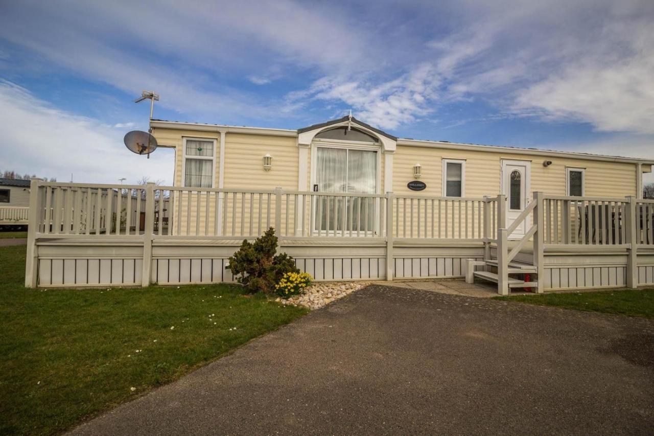 Brilliant Caravan For Hire At Manor Park In Hunstanton Norfolk Ref 23176K Hotel Kültér fotó