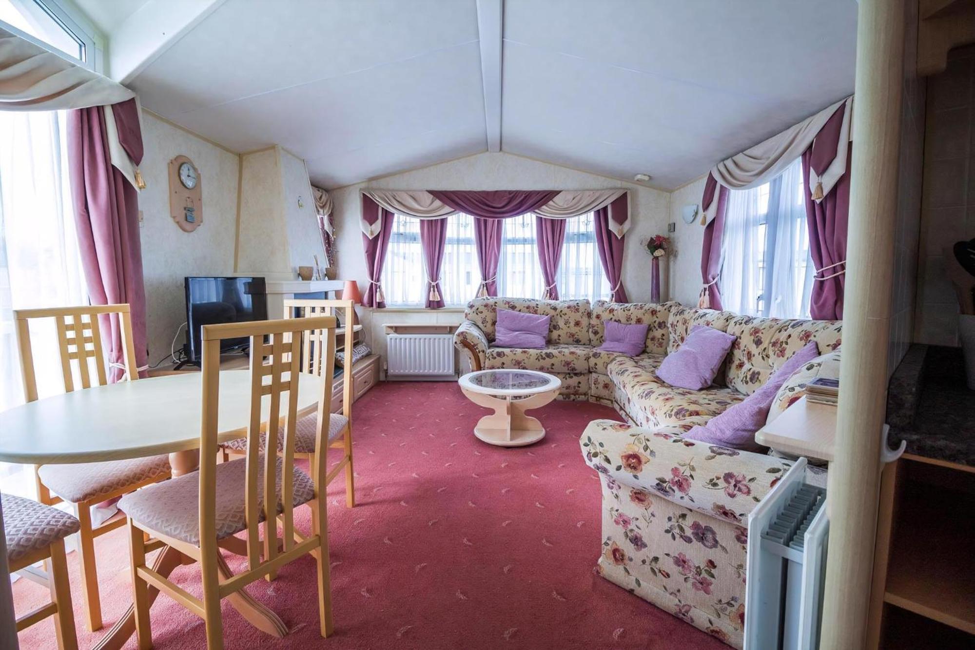 Brilliant Caravan For Hire At Manor Park In Hunstanton Norfolk Ref 23176K Hotel Kültér fotó