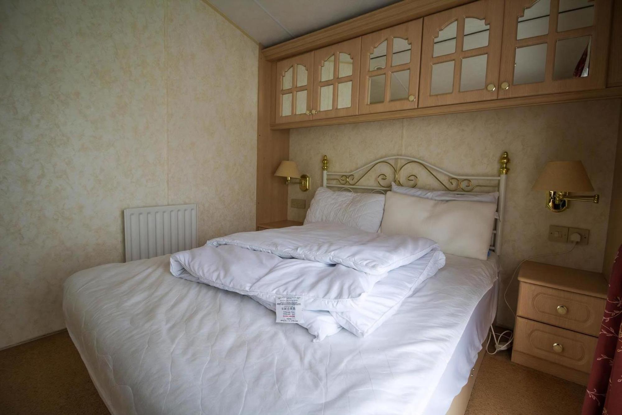 Brilliant Caravan For Hire At Manor Park In Hunstanton Norfolk Ref 23176K Hotel Kültér fotó
