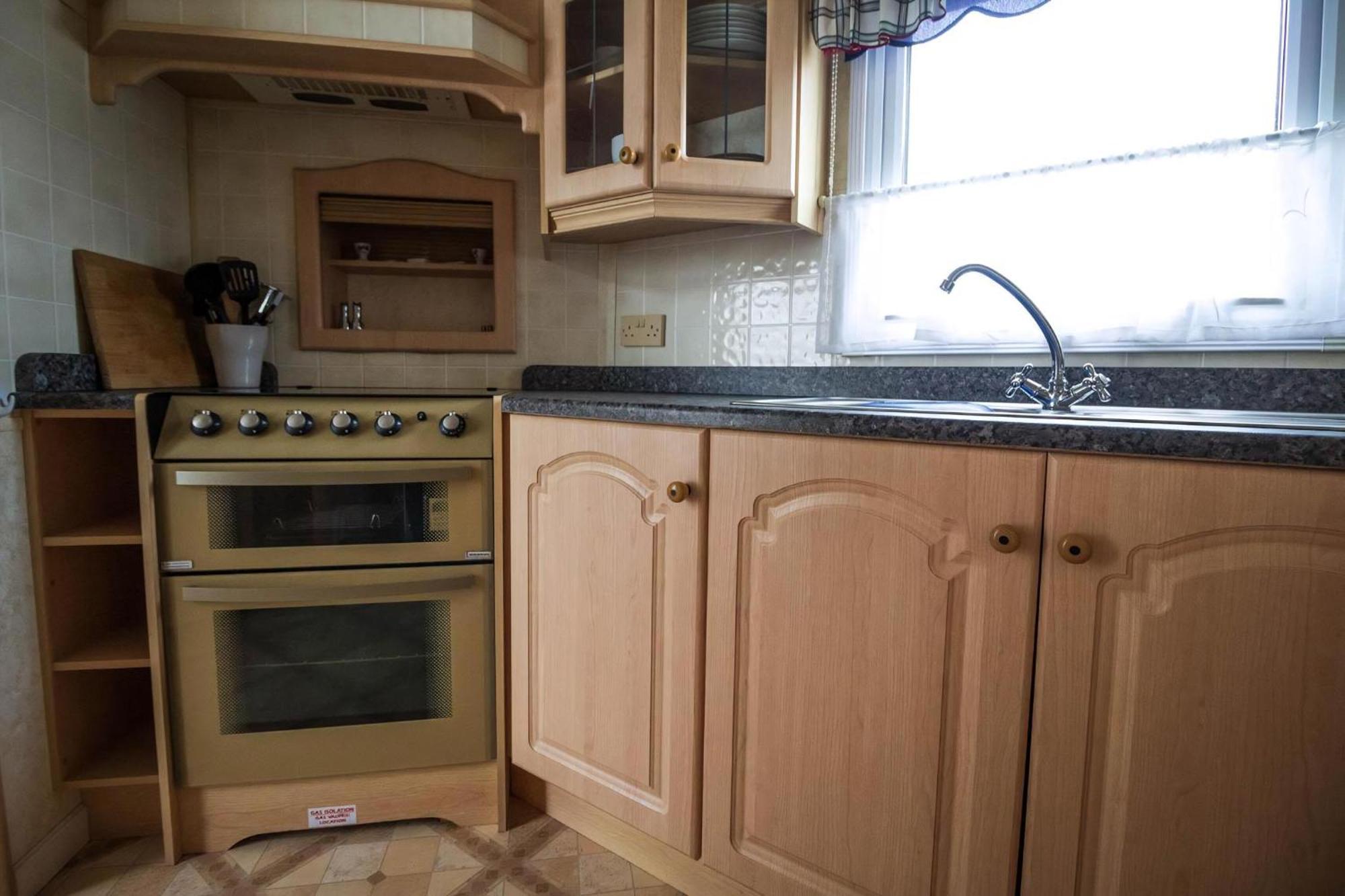 Brilliant Caravan For Hire At Manor Park In Hunstanton Norfolk Ref 23176K Hotel Kültér fotó