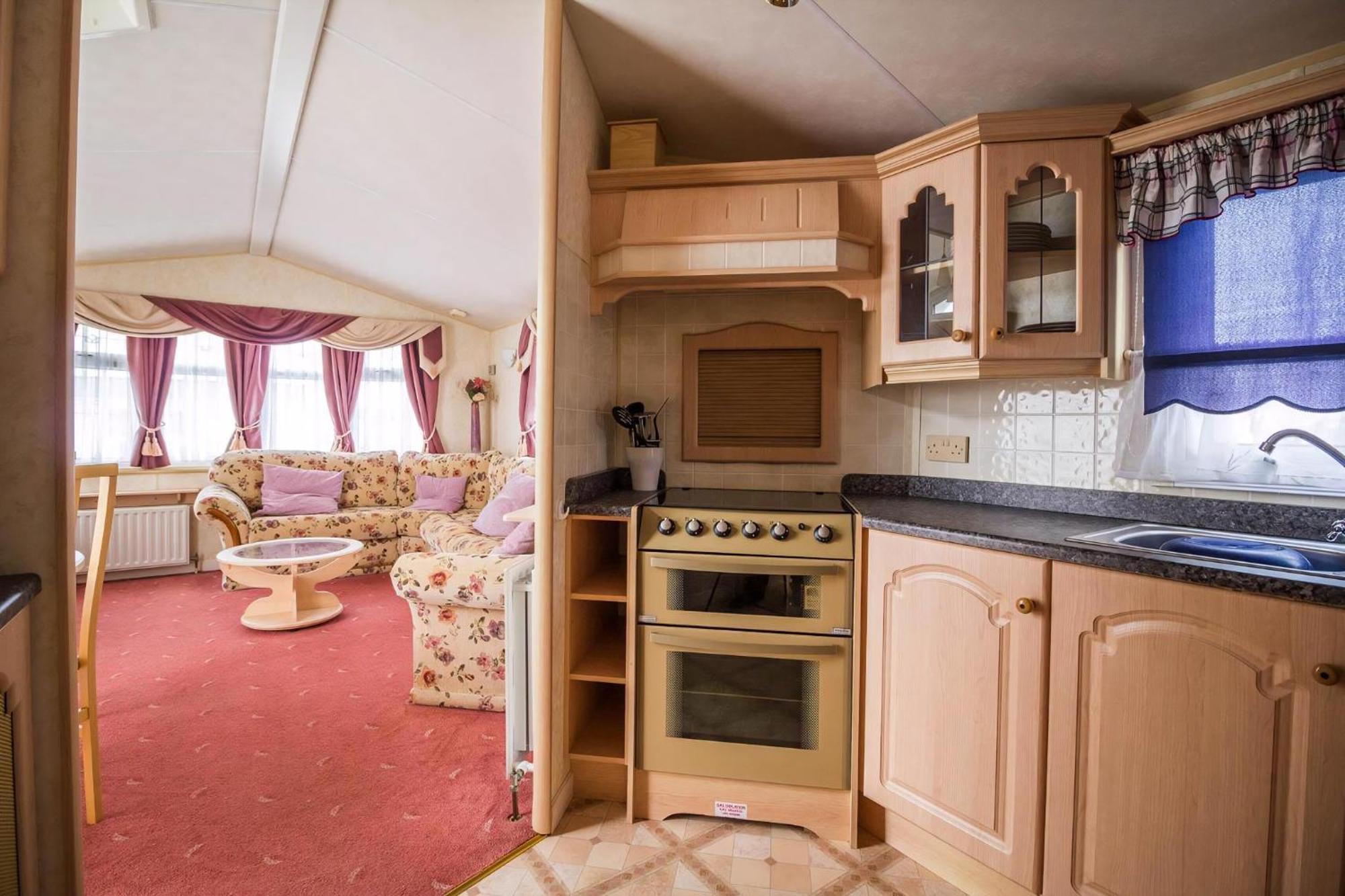 Brilliant Caravan For Hire At Manor Park In Hunstanton Norfolk Ref 23176K Hotel Kültér fotó